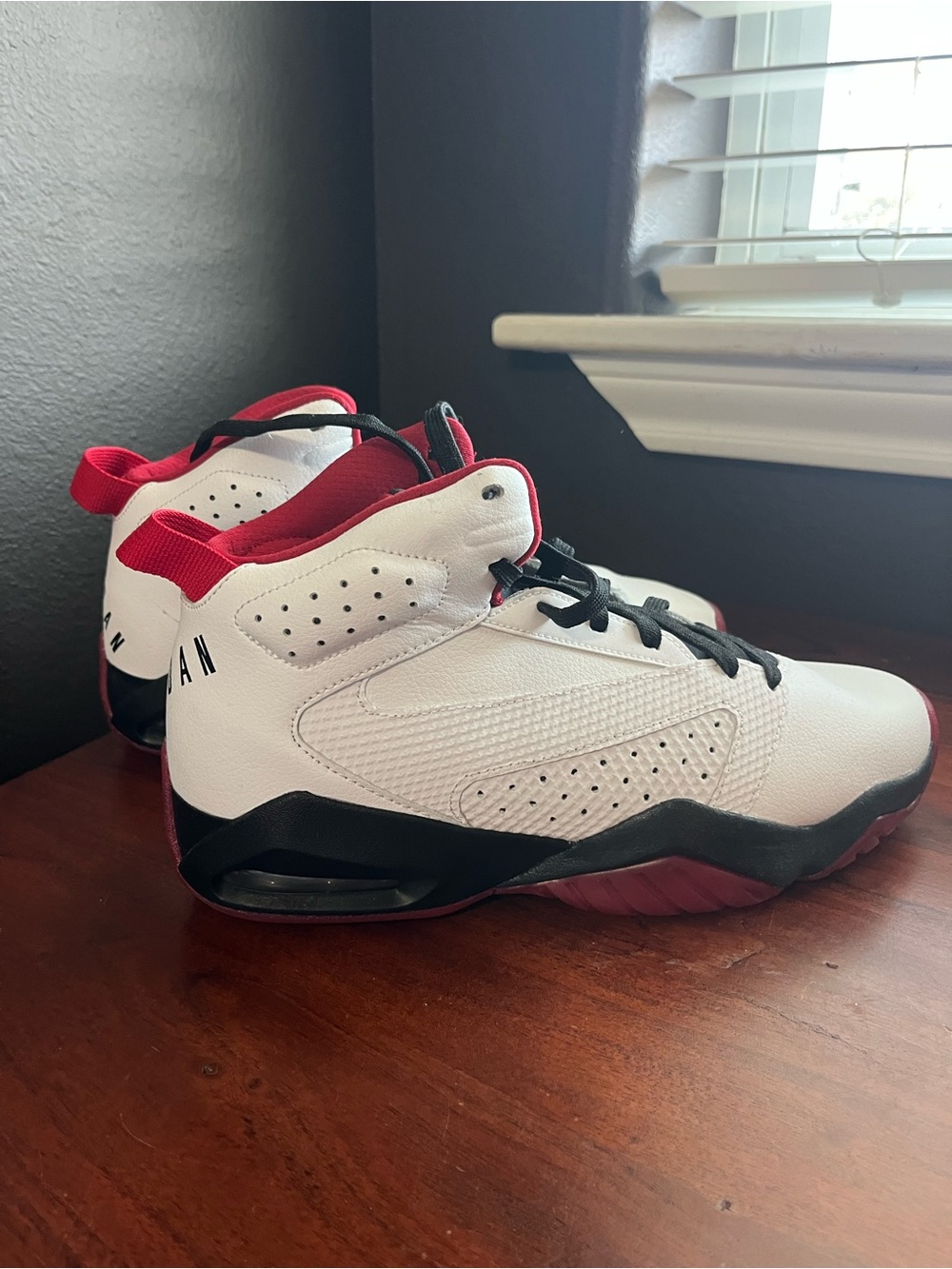 Nike Air Jordan Lift Off Basketball Shoes Men’s SZ 8 White Red AR4430-106